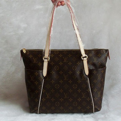 Louisvuitton 토탈리 M56690 [ GM ]