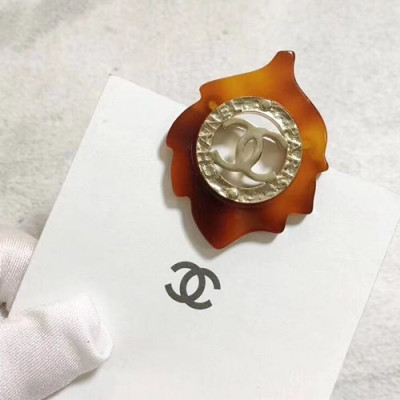 CHANEL  Yellow Gold  Brooch - 샤넬  여성용 18k도금 옐로우 골드 브로치