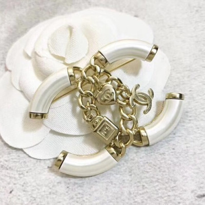 CHANEL  Yellow Gold  Brooch - 샤넬  여성용 18k도금 옐로우 골드 브로치