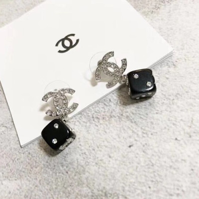 CHANEL  White Gold  Earring - 샤넬  여성용 18k도금 화이트 골드 귀걸이