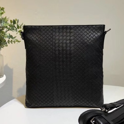 Bottega Veneta Leather Black Shoulder Bag,27/30cm - 보테가 베네타 레더 블랙 남성용 숄더백 BVB0076,27/30cm