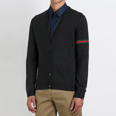 [인기상품] Gucci 2018 V-Neck Wool Knit Cardigan - 구찌 슬리브 웹디테일 가디건 GUC0334 , 2컬러 (블랙/그레이) Size (M - XL)