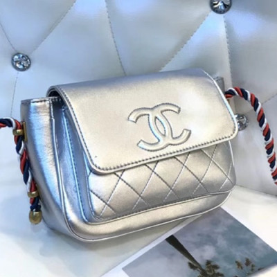 Chanel Logo Shoulder Cross Bag ,21CM - 샤넬 로고 여성용 숄더 크로스백 CHAB0529,21CM,실버