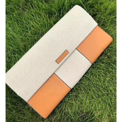 Tory Burch Leather Beige Block-T Travel Clutch Bag,28cm - 토리버치 레더 베이지 블럭티 트래블 클러치백 TBB0155,28cm