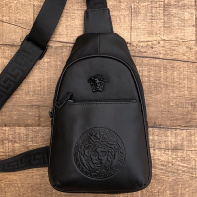 Versace  2018 Leather Hip Sack ,28CM - 베르사체 2018 레더 남성용 힙색,VERB0011,28CM,블랙