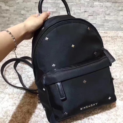 Givenchy 2018 Nano Back Pack,28cm - 지방시 2018 남여공용 나노 백팩 GVB0021,28cm,블랙