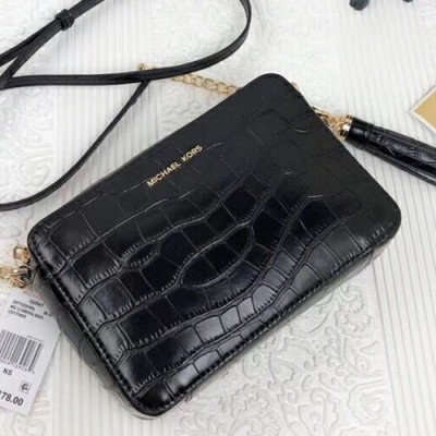 Michael Kors Leather Ginny Tassel Shoulder Bag, 22CM - 마이클 코어스 레더 지니 태슬 숄더백 ,MKB0252, 22CM,블랙