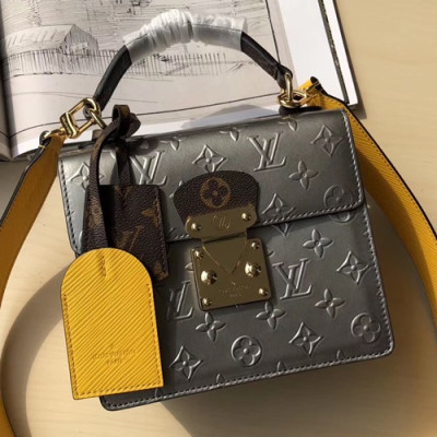 Louis Vuitton Spring Street Tote Shoulder Bag,17cm- 루이비통 스프링 스트리트 토트 숄더백 M90376,LOUB1038,17cm,실버