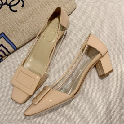 Roger Vivier 2019 Ladies Signature Logo Patent Middle-heel Pumps - 로저비비에 여성 시그니처 로고 페이던트 미들힐 펌프스 Rog0068x.Size(225 - 245).베이지