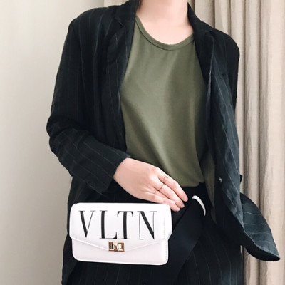 [파격특가]Valentino 2019 Leather Belt Bag Shoudler Bag,20CM - 발렌티노 2019 레더 벨트백 숄더백,VTB0147,20CM,화이트