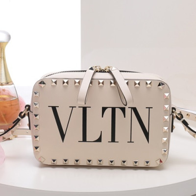 Valentino 2019 Leather Camera Small Shoudler Bag,18.5CM - 발렌티노 2019 여성용 레더 카메라 스몰 숄더백 ,VTB0168,18.5CM,아이보리