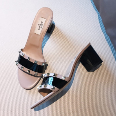 Valentino 2019 Womens Garavani RockStud Middle-heel Slipper - 발렌티노 여성 락스터드 미들힐 슬리퍼 Val0191x.Size(225 - 245).블랙