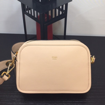 Fendi 2019 Camera Shoulder Bag ,22CM - 펜디 2019 남여공용 카메라 숄더백  FENB0342,22CM,베이지핑크