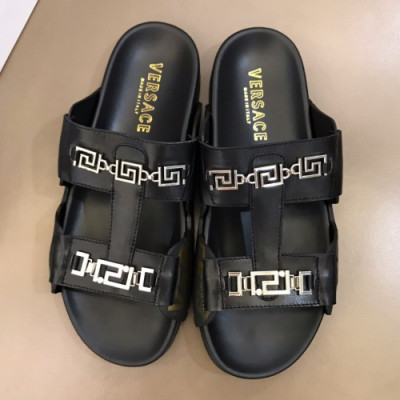 Versace 2019 Mens Metal Logo Leather Slipper - 베르사체 남성 메탈 로고 레더 슬리퍼 Ver0232x.Size(245 - 275).블랙