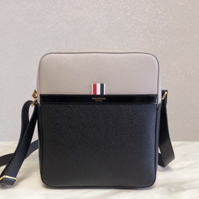 Thom Browne Tricolor Camera Shoulder Bag ,24cm - 톰브라운 트리컬러 카메라 숄더백 THOB0053,24cm,그레이+네이비