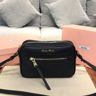 MiuMiu 2019 Camera Shoulder Cross Bag,23cm - 미우미우 2019 카메라 숄더 크로스백,5BH116, MIUB0127  , 23cm,블랙