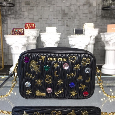 MiuMiu 2019  Matelasse  Chain Shoulder Cross Bag,21cm - 미우미우 2019 마틀라세 체인 숄더 크로스백,5BH118, MIUB0170  , 21cm,블랙