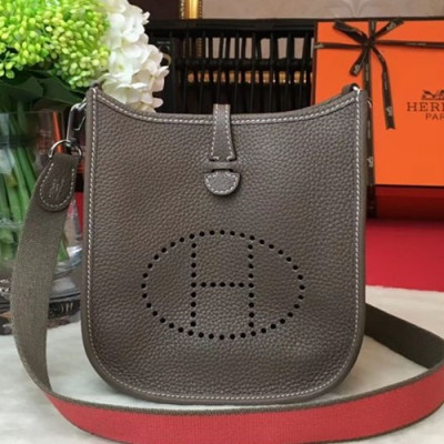 Hermes Evelyne Togo Leather Mini Shoulder Bag,17cm - 에르메스 에블린 토고 레더 여성용 미니 숄더백 HERB0715,17cm,그레이