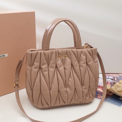 MiuMiu 2019 Matelasse Tote Shoulder Bag,24cm - 미우미우 2019 마틀라세 토트 숄더백,5BG061, MIUB0355, 24cm,베이지핑크