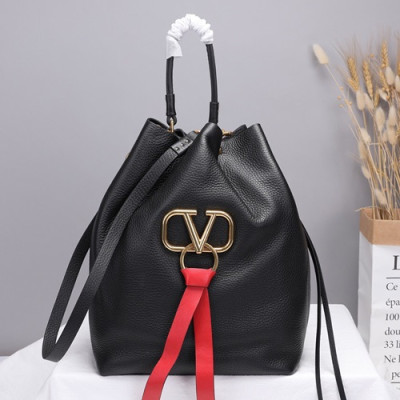 Valentino 2019 V-ring Leather Large Bucket Tote Shoudler Bag,34CM - 발렌티노 2019 브이링 레더 라지 버킷 토트 숄더백, VTB0541,34CM,블랙