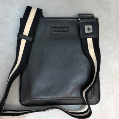 Bally 2019 Leather Shoulder Bag,30cm  - 발리 2019 레더 남성용 숄더백 BALB0050,30cm,블랙