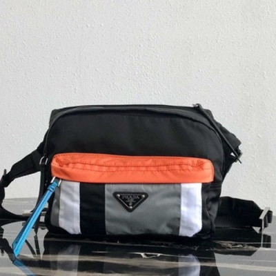 Prada 2019 Nylon Hip Sack,26cm - 프라다 2019 남여공용 나일론 힙색 ,2VH038-4,26cm,블랙