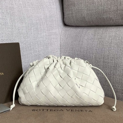 Bottega Veneta 2019 The Pouch Bag / Shoulder Bag - 보테가 베네타 2019 더 파우치 백 / 숄더백, 585852A ,BVB0306,화이트