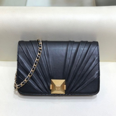 Chanel 2019 WOC Chain Cross Bag,19CM - 샤넬 2019 WOC 체인 크로스백,CHAB1172,19CM,블랙