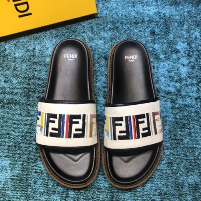 Fendi 2019 Mm / Wm Slipper - 펜디 2019 남여공용 슬리퍼 FENS0077.Size(220 - 280).화이트