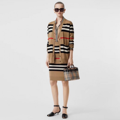 Burberry 2019 Womens Retro Logo Wool Cardigan - 버버리 2019 여성 레트로 로고 울 가디건 Bur01239x.Size(s - xl).아이보리브라운