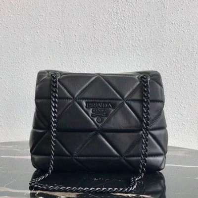 Prada 2019  Leather Shoulder Bag,24cm - 프라다 2019 여성용 레더 숄더백 ,1BD233-4,24cm,블랙