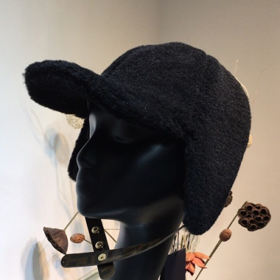 Fendi 2019 Ladies Lambs Wool Cap - 펜디 2019 여성용 램스울 모자 FENM0002, 블랙