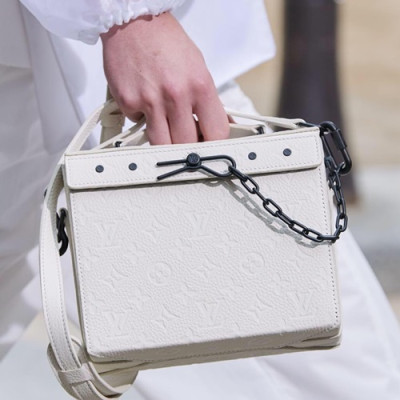 Louis Vuitton 2019 Soft Trunk Shoulder Bag - 루이비통 2019 소프트 트렁크 숄더백 M61117,LOUB1885,화이트