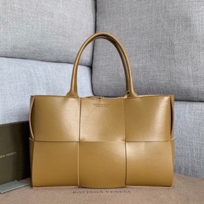 Bottega Veneta 2019 Leather Ladies Tote Shopper Bag,36cm - 보테가 베네타 2019 레더 여성용 토트 쇼퍼백,609175, BVB0498,36cm,카키