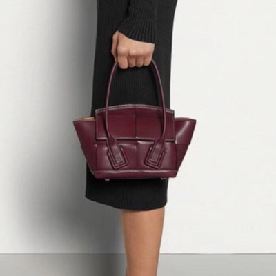 Bottega Veneta 2019 Arco Mini Tote Shoulder Bag,17.5cm - 보테가 베네타 2019 아르코 미니 토트 숄더백, 600606,BVB0525,17.5cm,와인