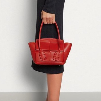 Bottega Veneta 2019 Arco Mini Tote Shoulder Bag,17.5cm - 보테가 베네타 2019 아르코 미니 토트 숄더백, 600606,BVB0526,17.5cm,레드