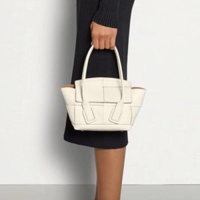 Bottega Veneta 2019 Arco Mini Tote Shoulder Bag,17.5cm - 보테가 베네타 2019 아르코 미니 토트 숄더백, 600606,BVB0528,17.5cm,화이트