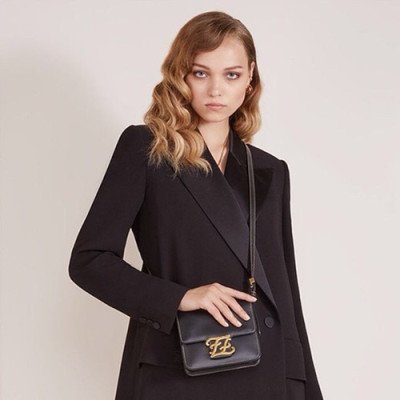 Fendi 2019 Leather Shoulder Bag, 17cm - 펜디 2019 여성용 레더 숄더백,FENB0509,17cm,블랙