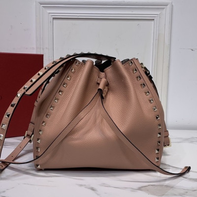 Valentino 2020 Garavani Rockstud Leather Bucket Shoudler Bag,22CM - 발렌티노 2020 가라바니 락스터드 레더 버킷 숄더백, VTB0952,22CM,핑크