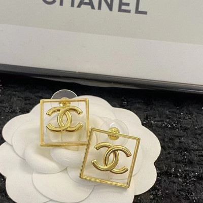 Chanel 2022 Ladies Earring  - 샤넬 2022 여성용 이어링 ACC0379.(옐로우골드)