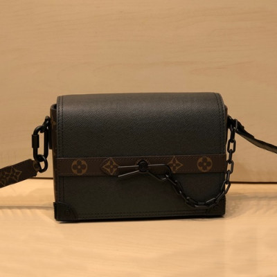 Louis Vuitton 2020 Ladies Shoulder Bag,23cm - 루이비통 2020 여성용 숄더백 M30718,LOUB2101 ,23cm,블랙