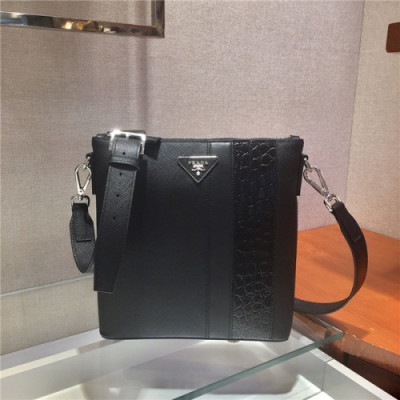 [프라다] Prada 2020 Men's Leather Shoulder Bag,25cm - 프라다 2020 남서용 레더 숄더백,25cm,PRAB0216,블랙