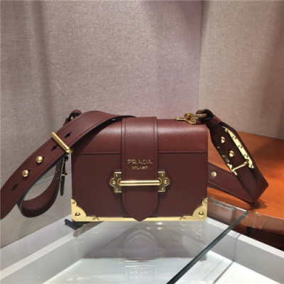 [프라다] Prada 2020 Women's Leather Shoulder Bag,19cm - 프라다 2020 여성용 레더 숄더백,19cm,PRAB0244,레드