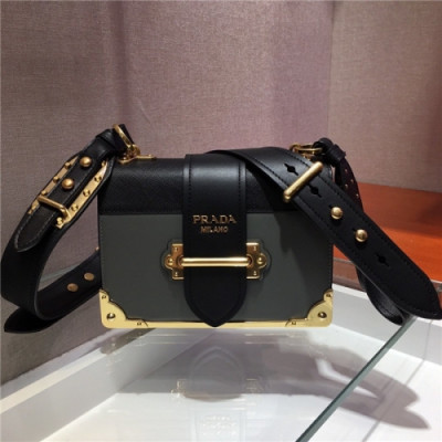 [프라다] Prada 2020 Women's Leather Shoulder Bag,19cm - 프라다 2020 여성용 레더 숄더백,19cm,PRAB0248,블랙