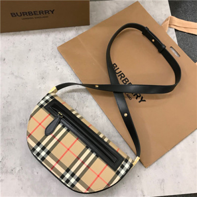 [버버리]Burberrry 2021 Women's Leather Hobo Bag,26cm - 버버리 2021 여성용 레더 호보백,26cm,BURB0535,블랙