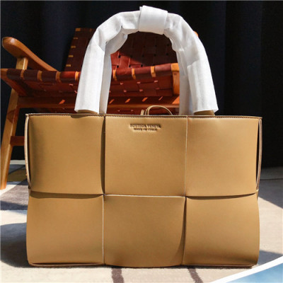 [보테가베네타]Bottega Veneta 2021 Women's Leather Tote Bag,30cm,BVB0665 - 보테가베네타 2021여성용 레더 토트백,30cm,카키