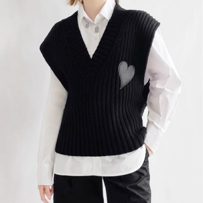 MO&Co  Womens Casual Vest Black -  MO&Co 2021 여성 캐쥬얼 베스트 Moco009x Size(s - l) 블랙