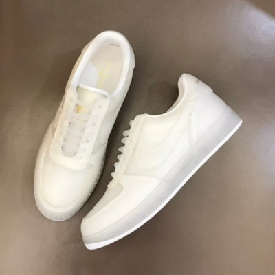 루이비통 남성 클래식 화이트 스니커즈 -  Mens White Sneakers - lou04214x