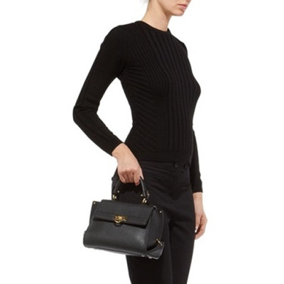 페라가모 여성 블랙 토트백 - Ferragamo Womens Black Tote Bag - sf11x