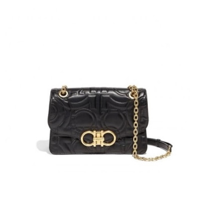 페라가모 여성 블랙 크로스백 - Ferragamo Womens Black Cross Bag - sf13x